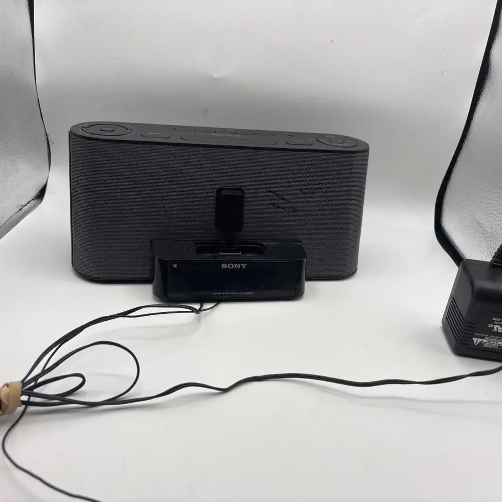 Sony ICF - C1IPMK2 Dream Machine Speaker System Clock - Radio for iPod iPhone